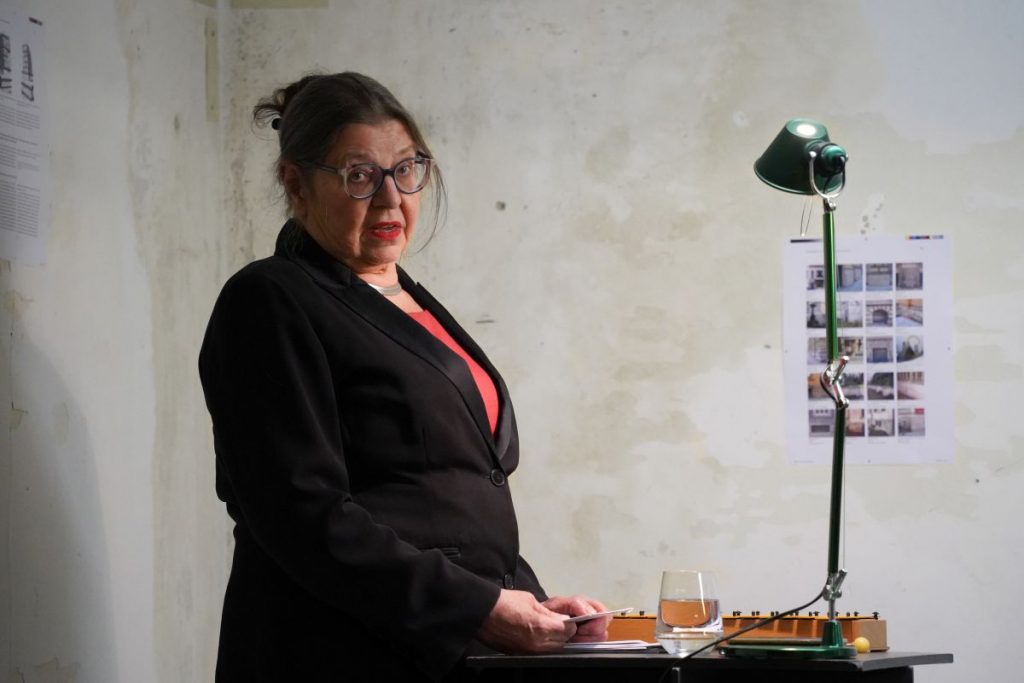 Den Sockel feiern! – Hild und K